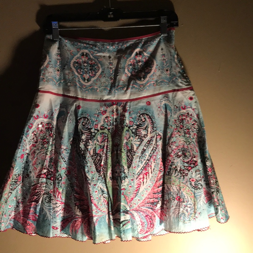 Limited. Multi color print  skirt.